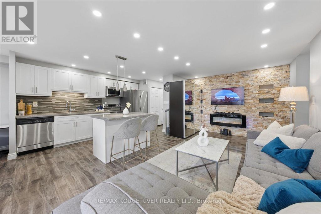907 - 90 Ling Road, Toronto (west Hill)