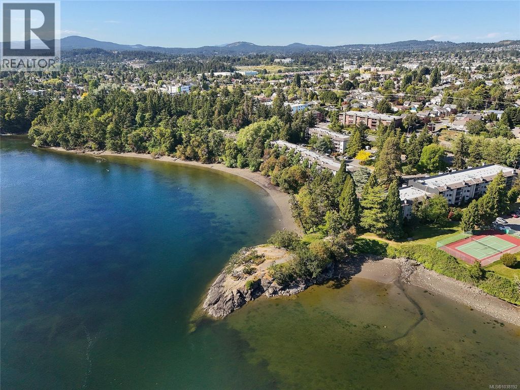 105 81 Gorge Rd W, Saanich