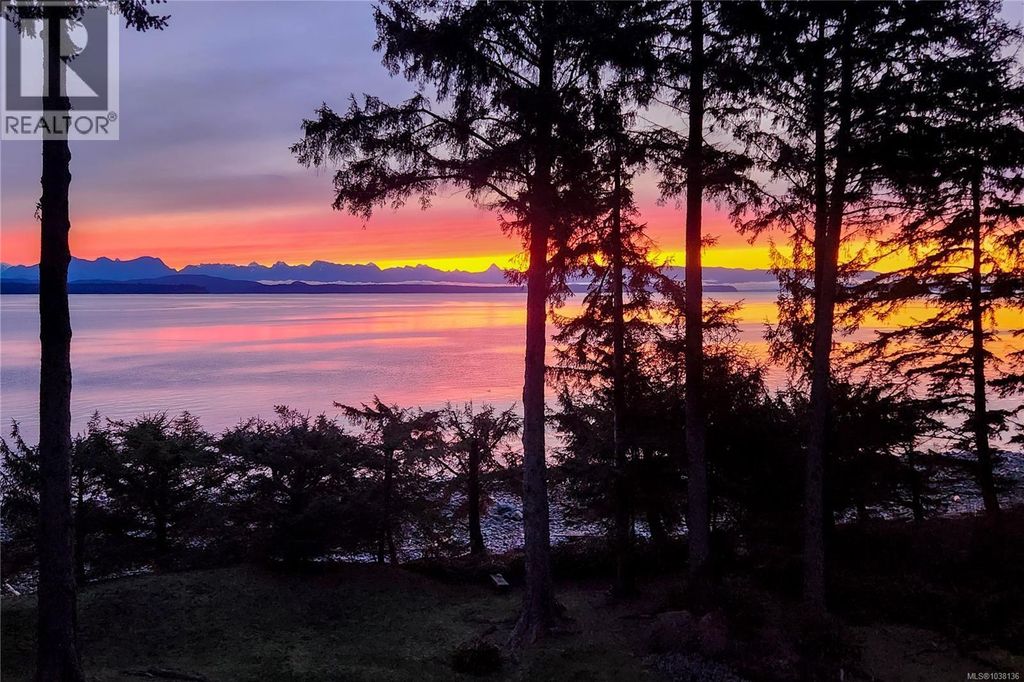 145 Petroglyph Way, Quadra Island