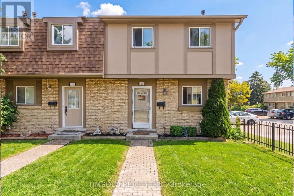 29 - 57 Hansen Road N, Brampton (madoc)