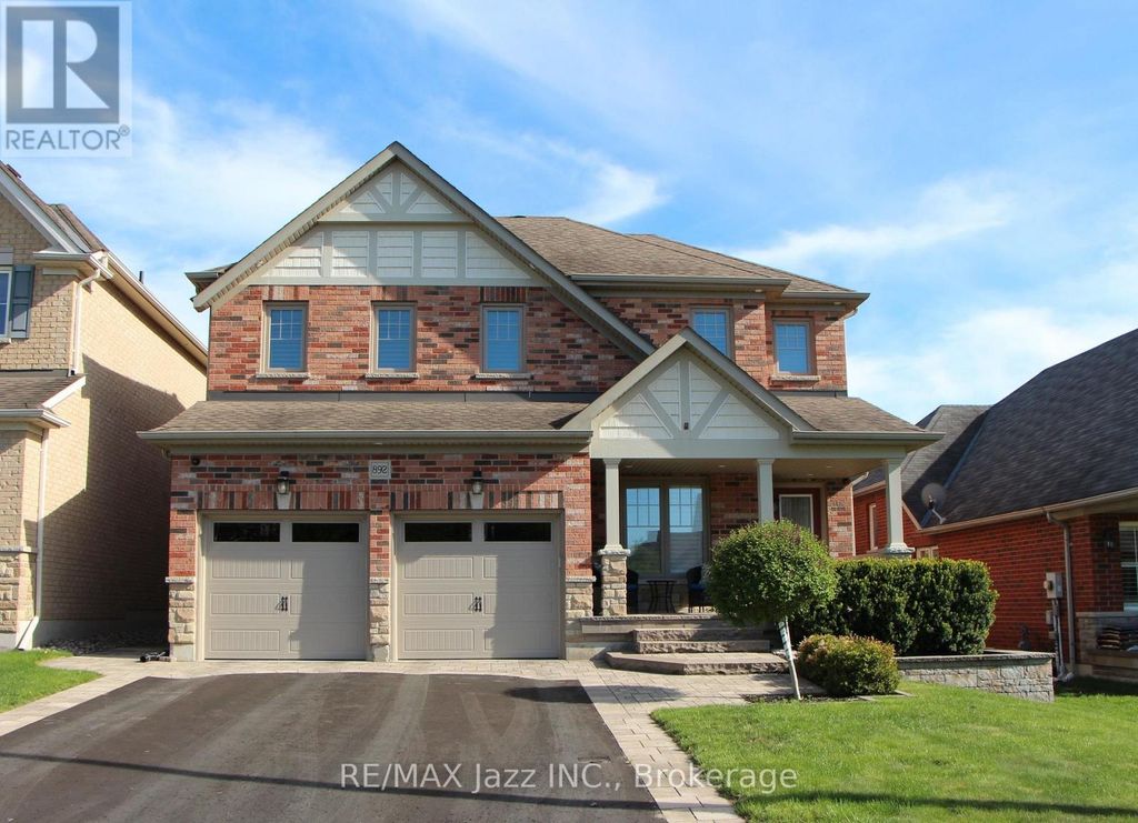 892 Barbados Street, Oshawa (northglen)
