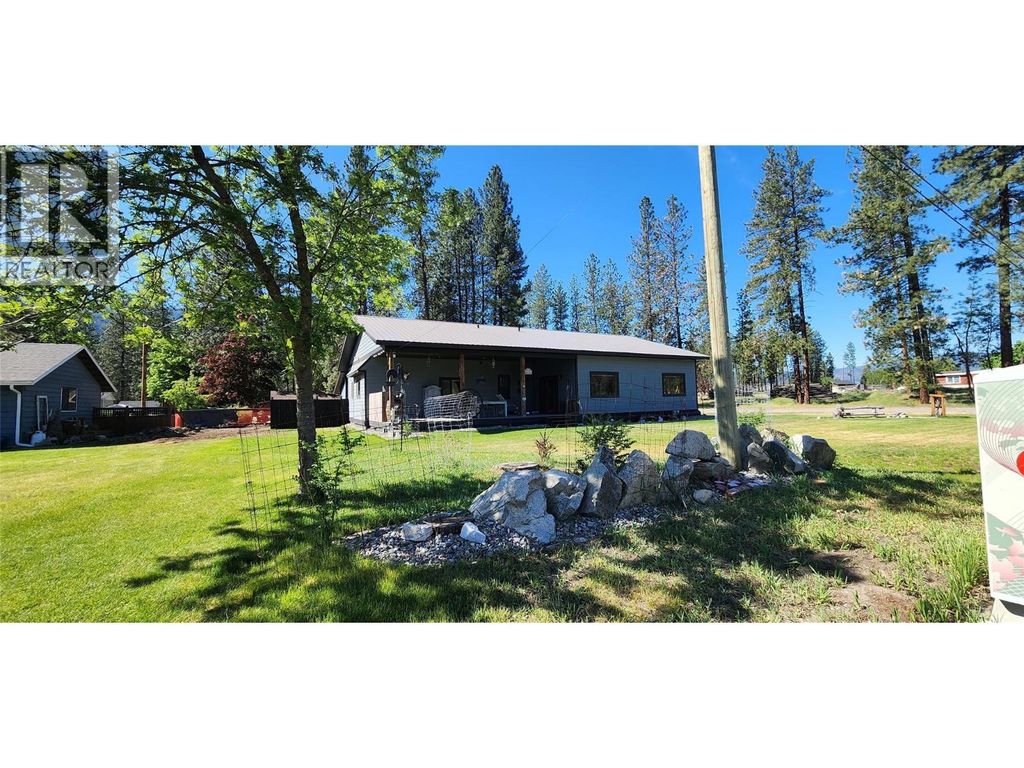 90 Sagamore Road, Grand Forks