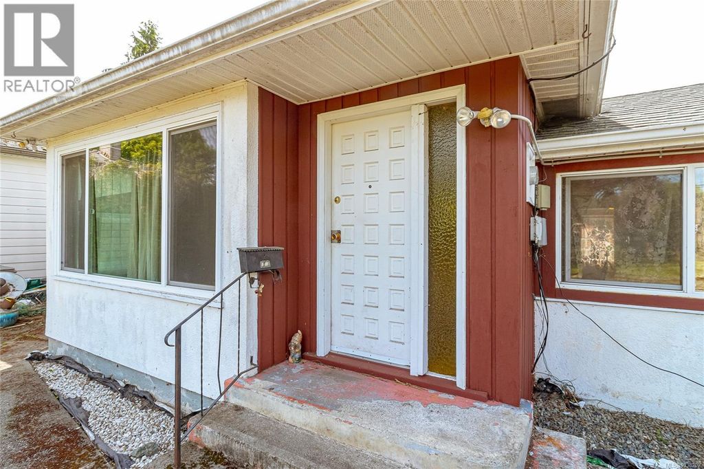 5810 Alderlea St, Duncan