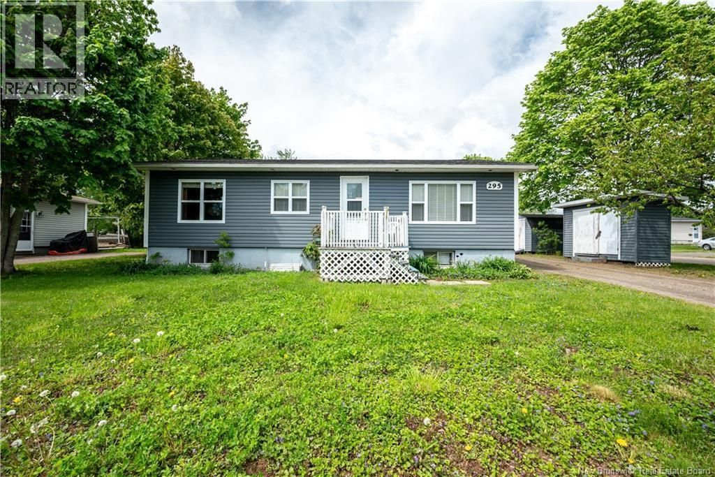 295 Buckingham Avenue, Riverview