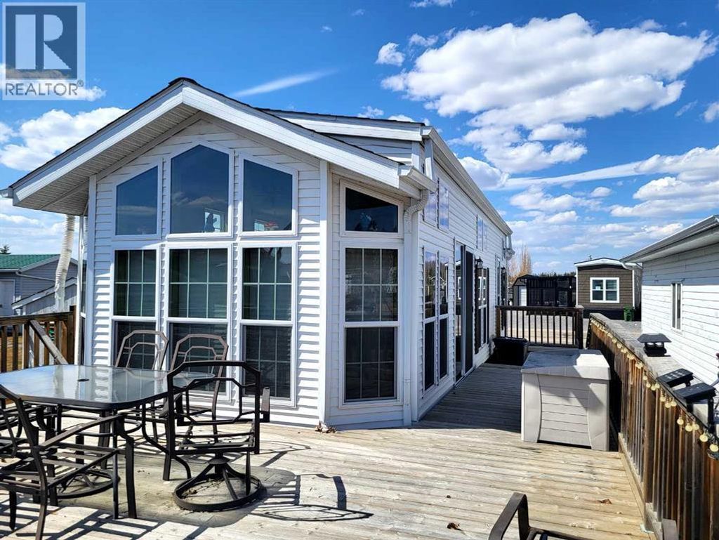 166a, 10042 Township Road 422, Rural Ponoka County