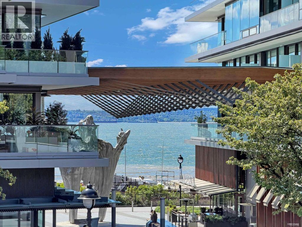 207 1331 Marine Drive, West Vancouver