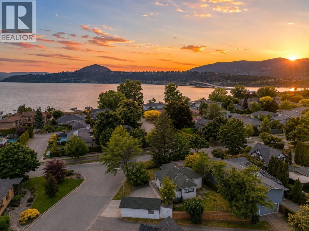 1967 Abbott Street, Kelowna