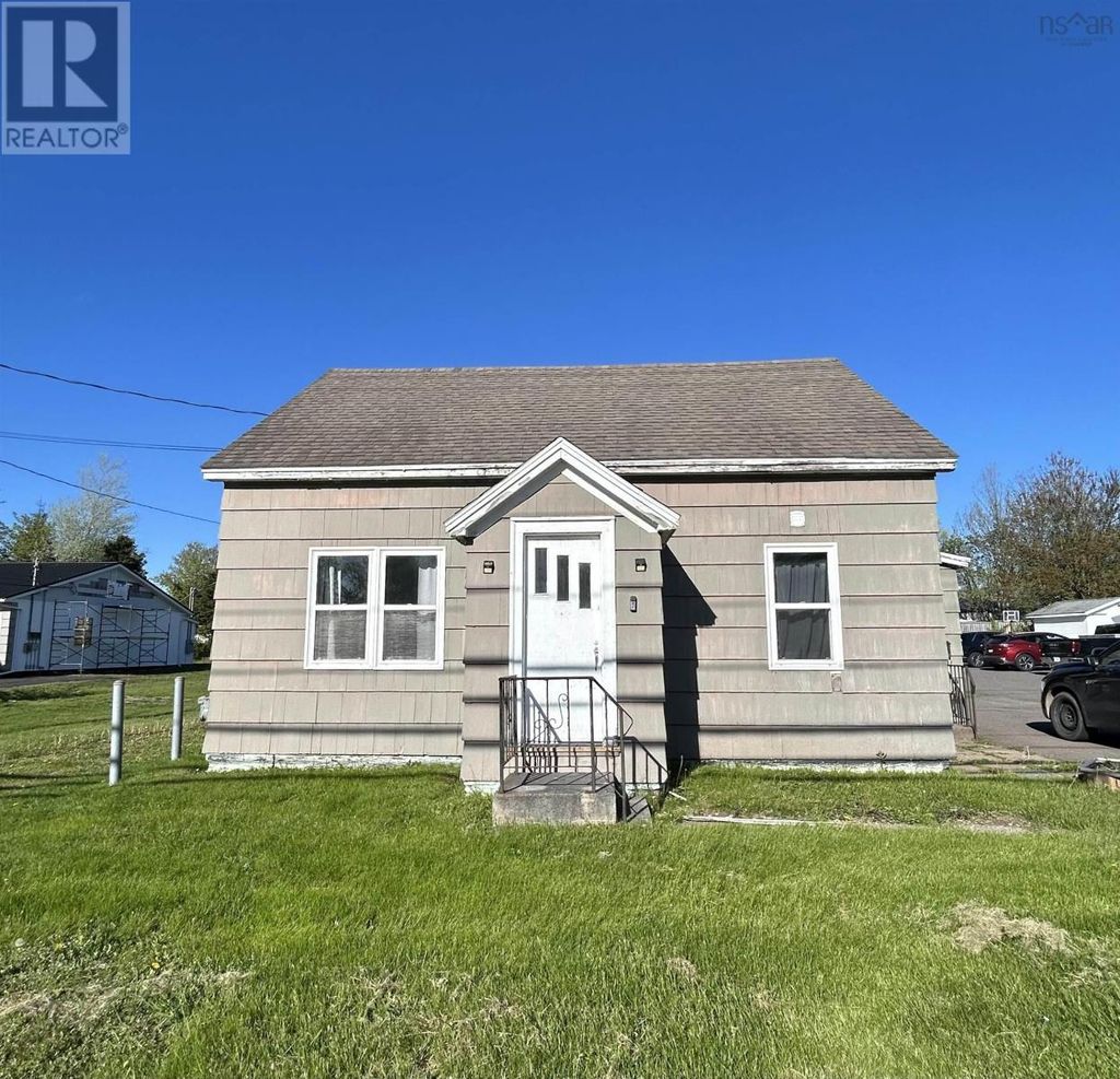 24 South Albion Street, Amherst