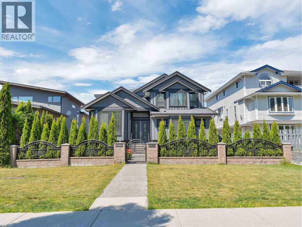 1809 Mamquam Road, Squamish