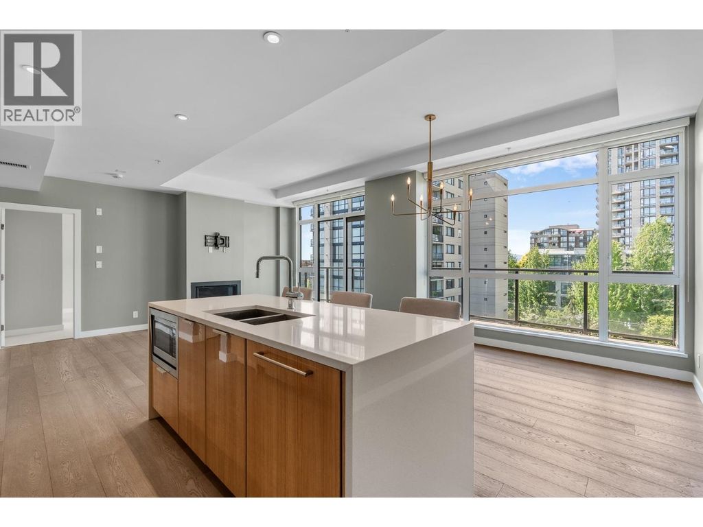 411 105 W 2nd Street, North Vancouver