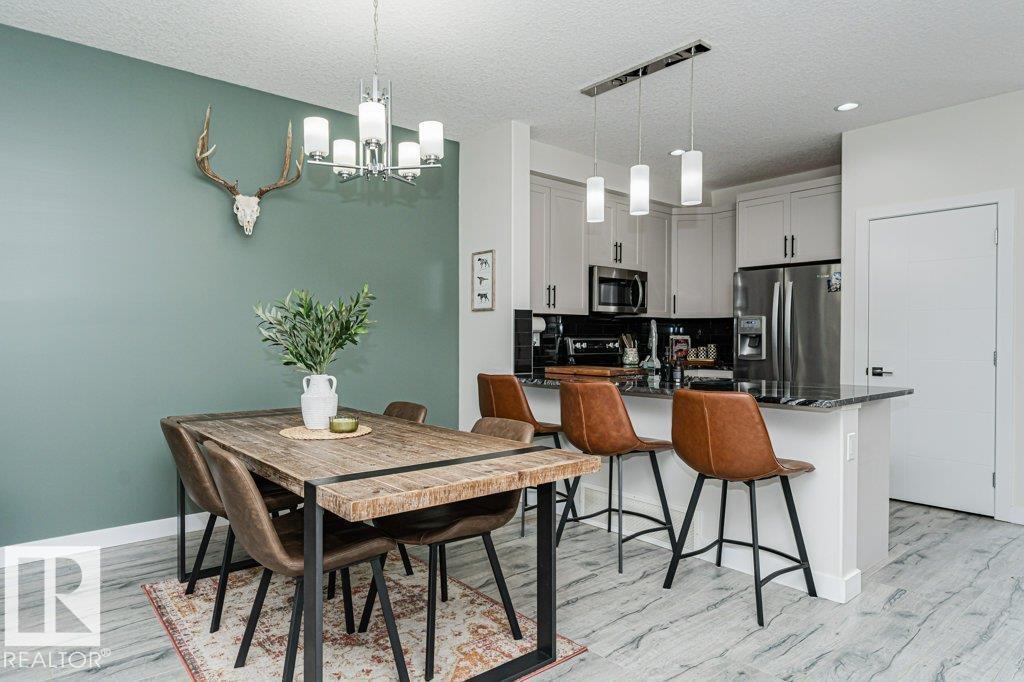721 Berg Lo, Leduc