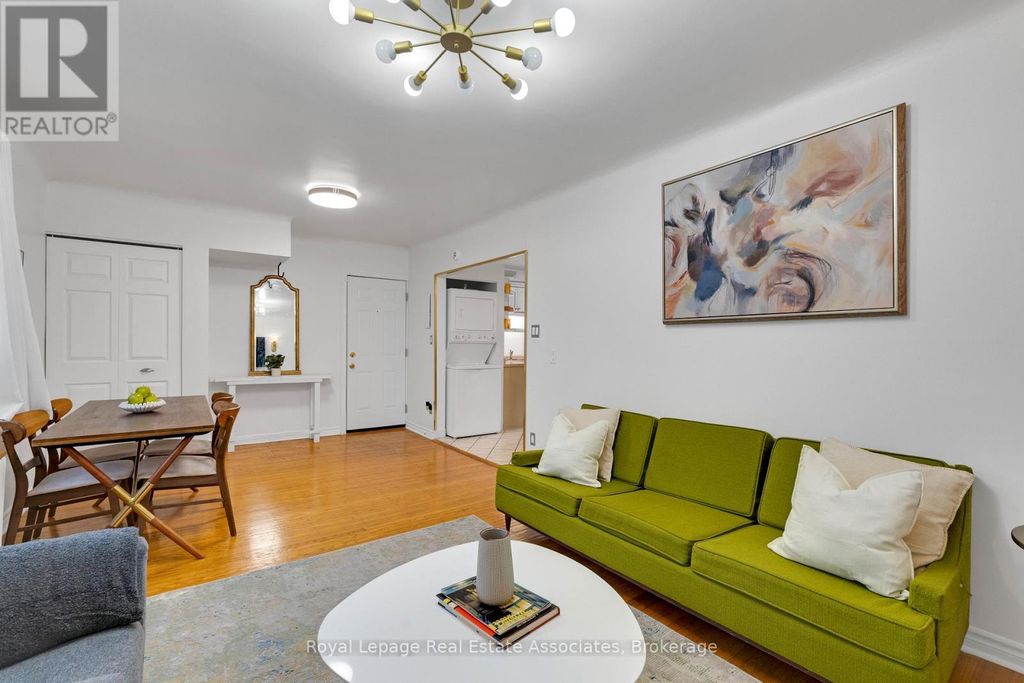 15 - 2 Vineland Avenue, Hamilton (stipley)