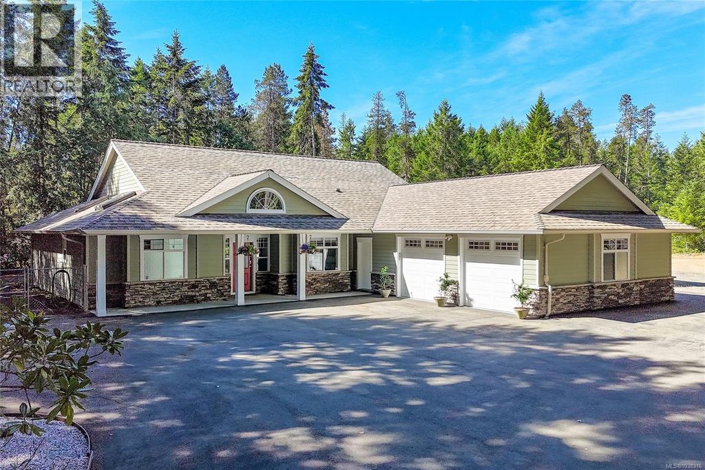 900 Rivers Edge Dr, Nanoose Bay