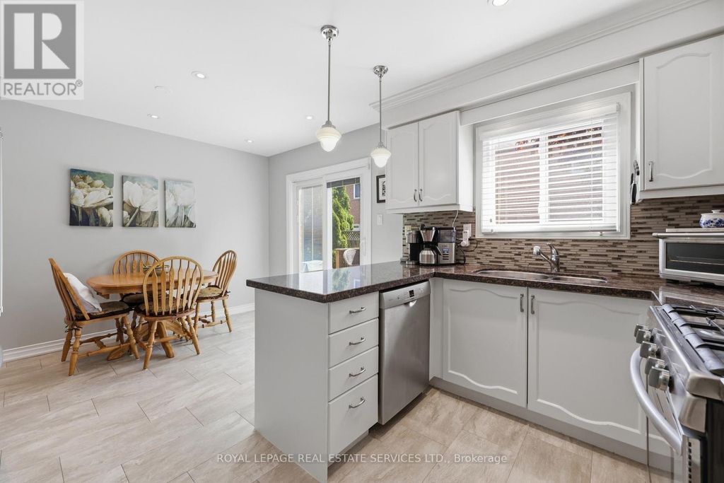1118 Glen Valley Road, Oakville (wt West Oak Trails)
