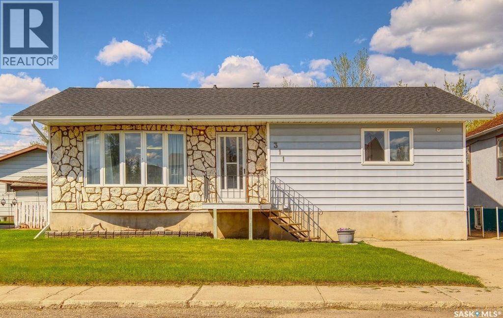311 4th Avenue E, Biggar