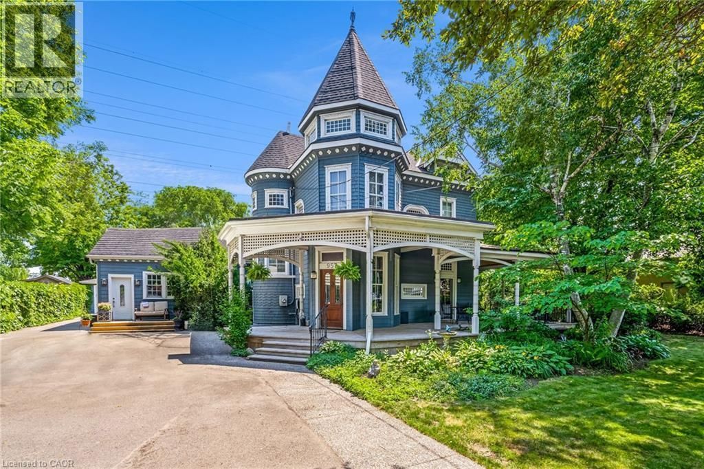 957 Beach Boulevard, Hamilton