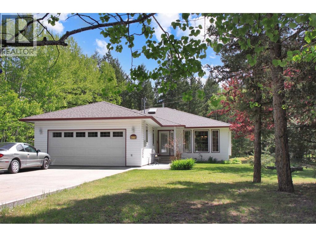4775 Moneeyaw Road, 108 Mile Ranch