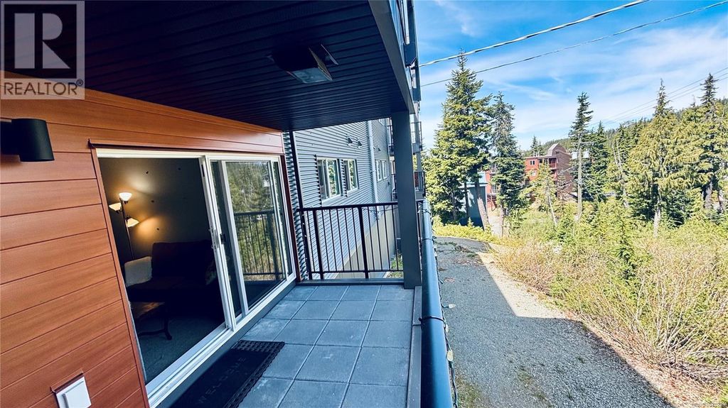 106 695 Castle Crag Cres, Courtenay