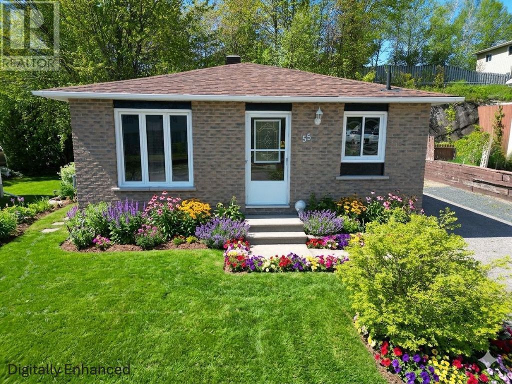 55 Pearson Dr, Elliot Lake