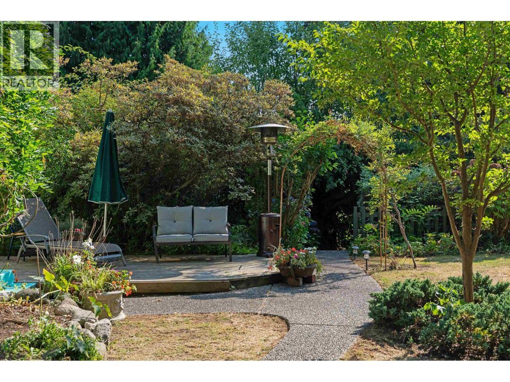 1376 11th Street, West Vancouver