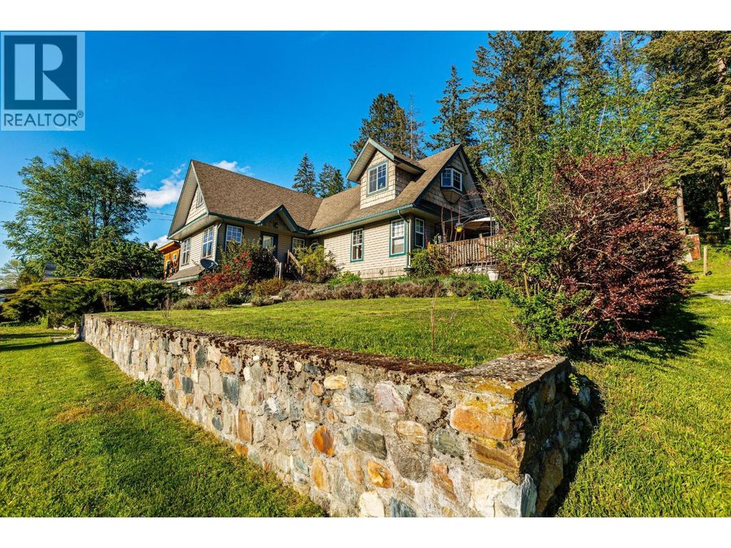 1420 Ainsworth Avenue, Riondel