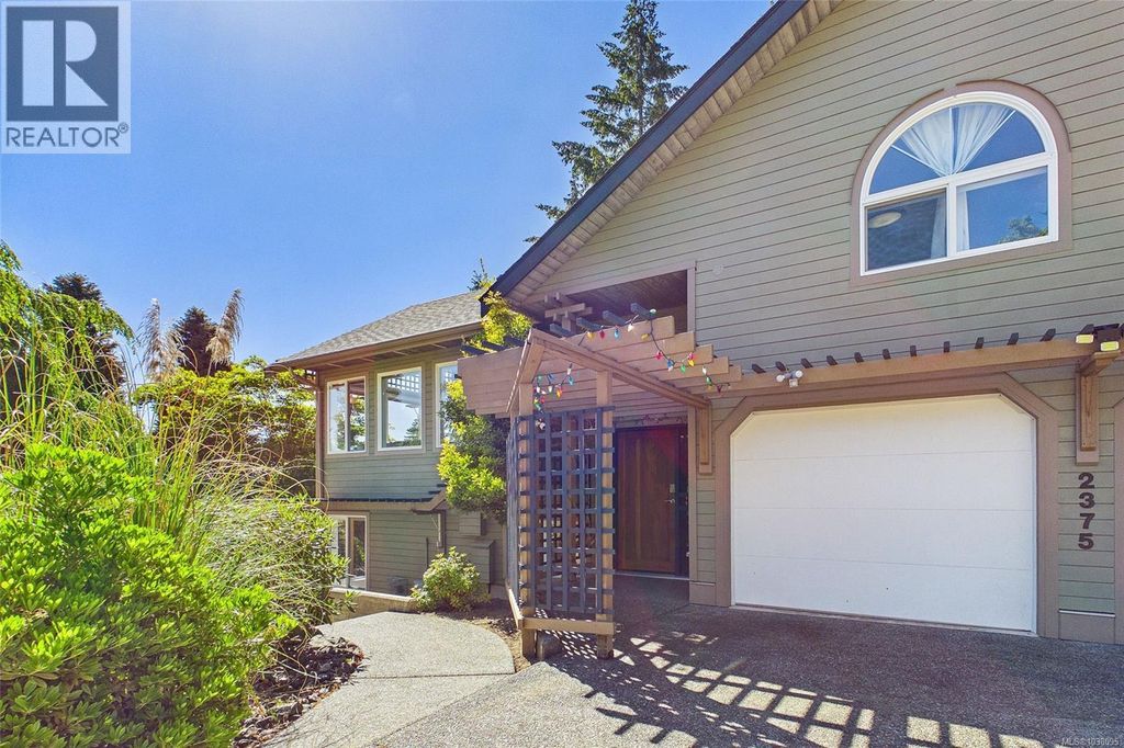 2375 Glenellen Pl, Nanoose Bay