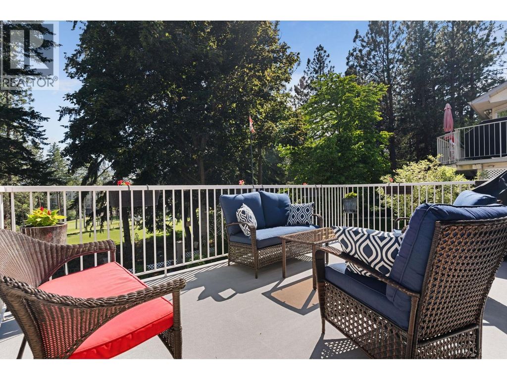 2211 Shannon Woods Place, West Kelowna