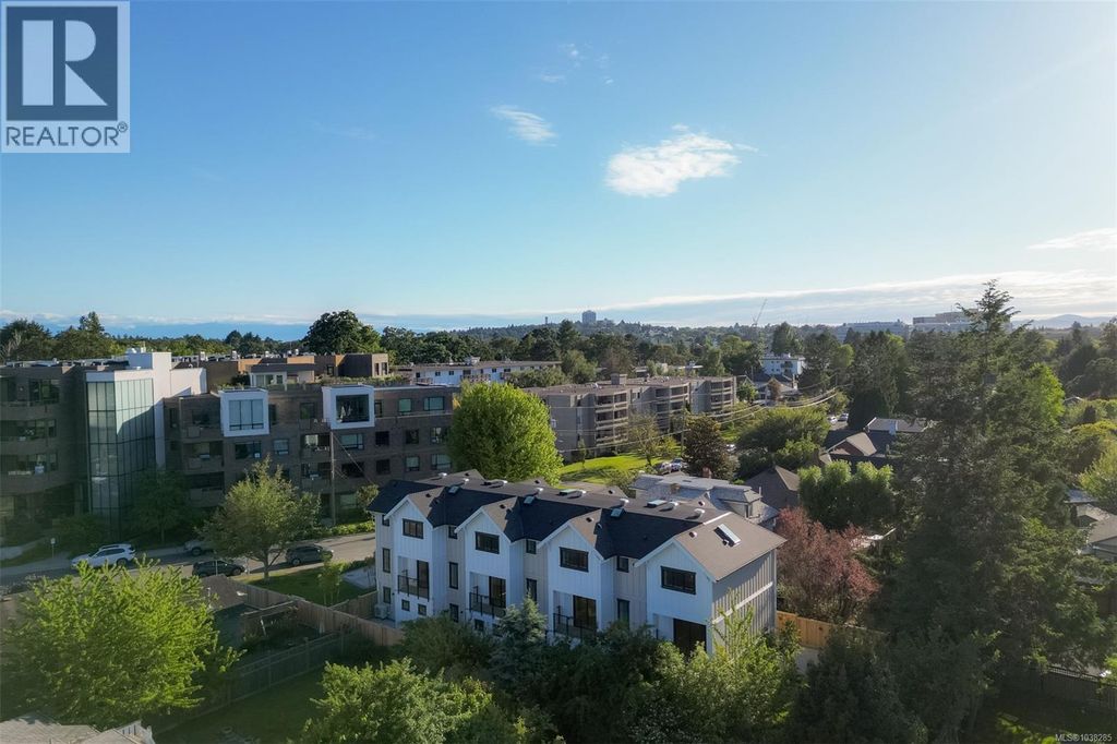 3 2268 Bowker Ave, Oak Bay