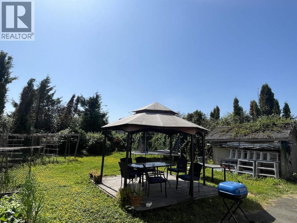 318 Hampton Street, New Westminster