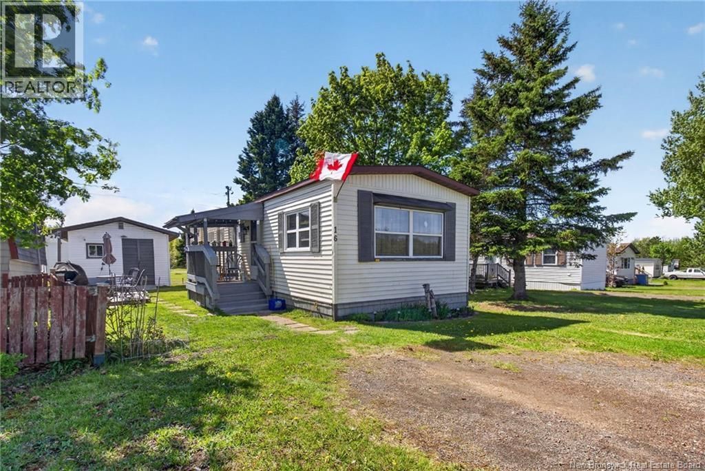 16 Tait Crescent, Lakeville