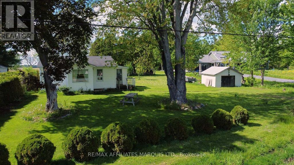 11481 Lakeshore Drive, South Dundas