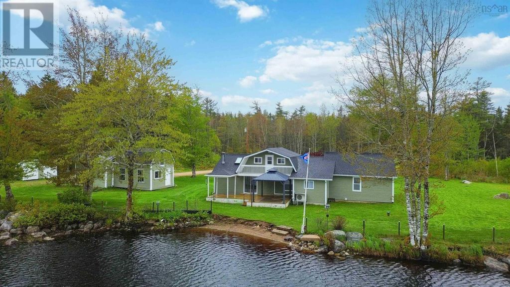244 East Lake Road, New Albany