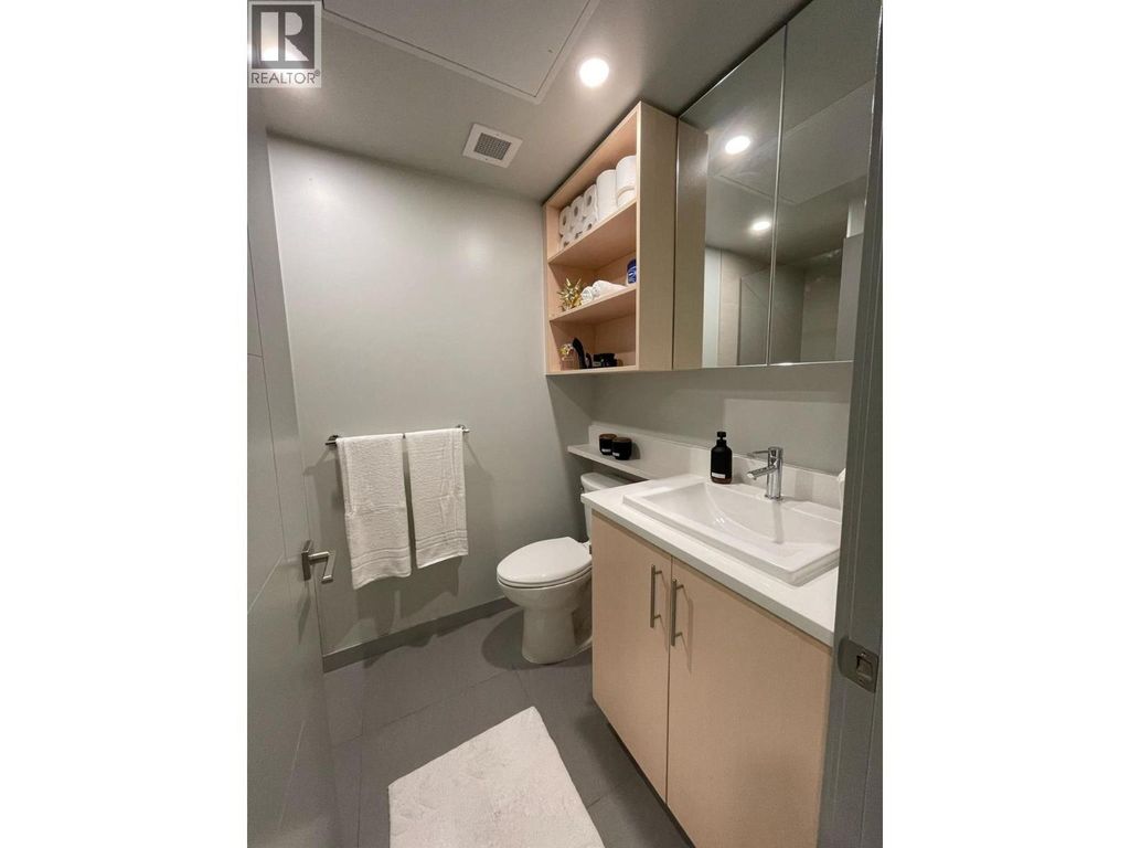 345 Dougall Road N Unit# 215, Kelowna