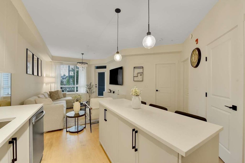 202 7506 199a Street, Langley