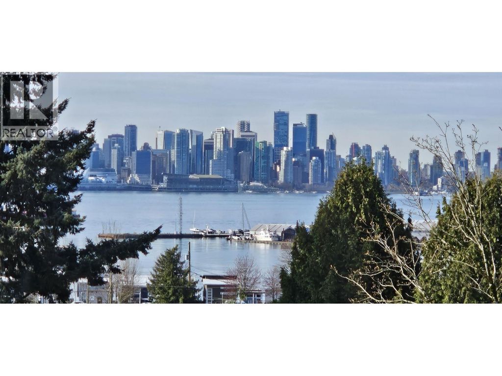 311 212 Forbes Avenue, North Vancouver