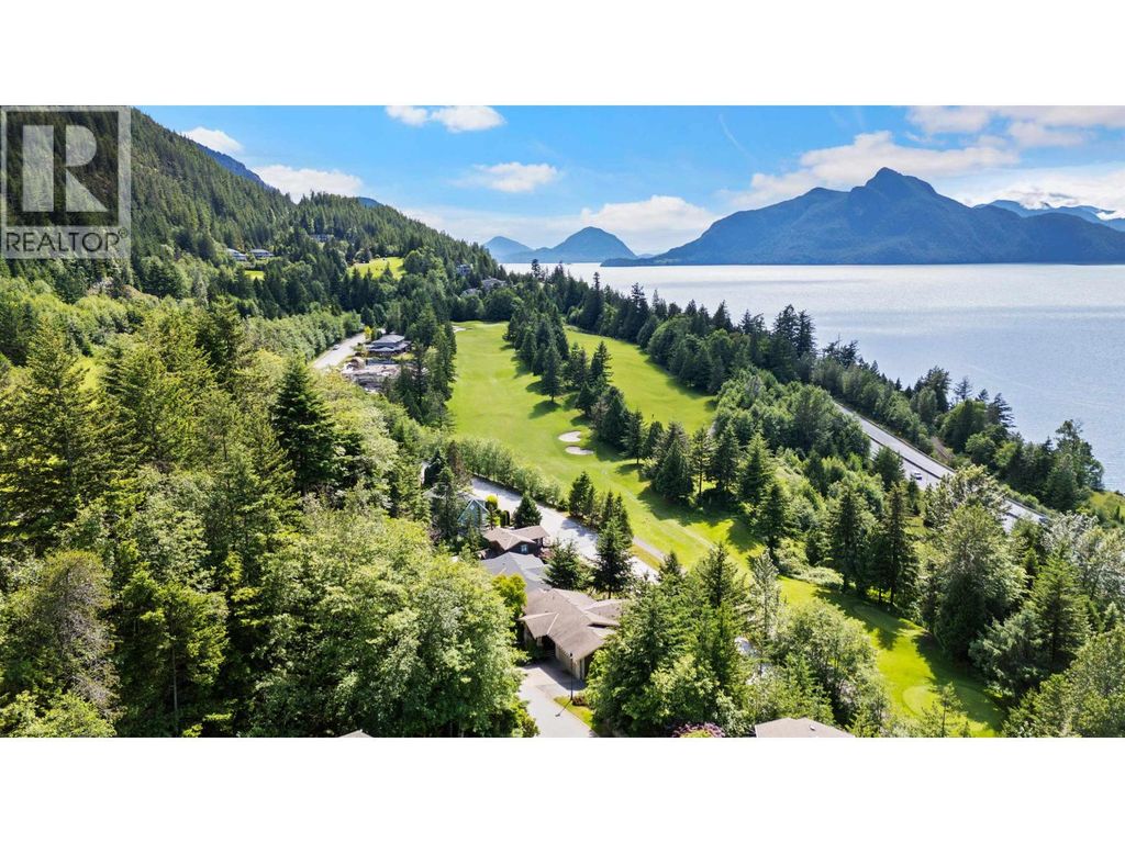 300 Ocean Crest Drive, West Vancouver