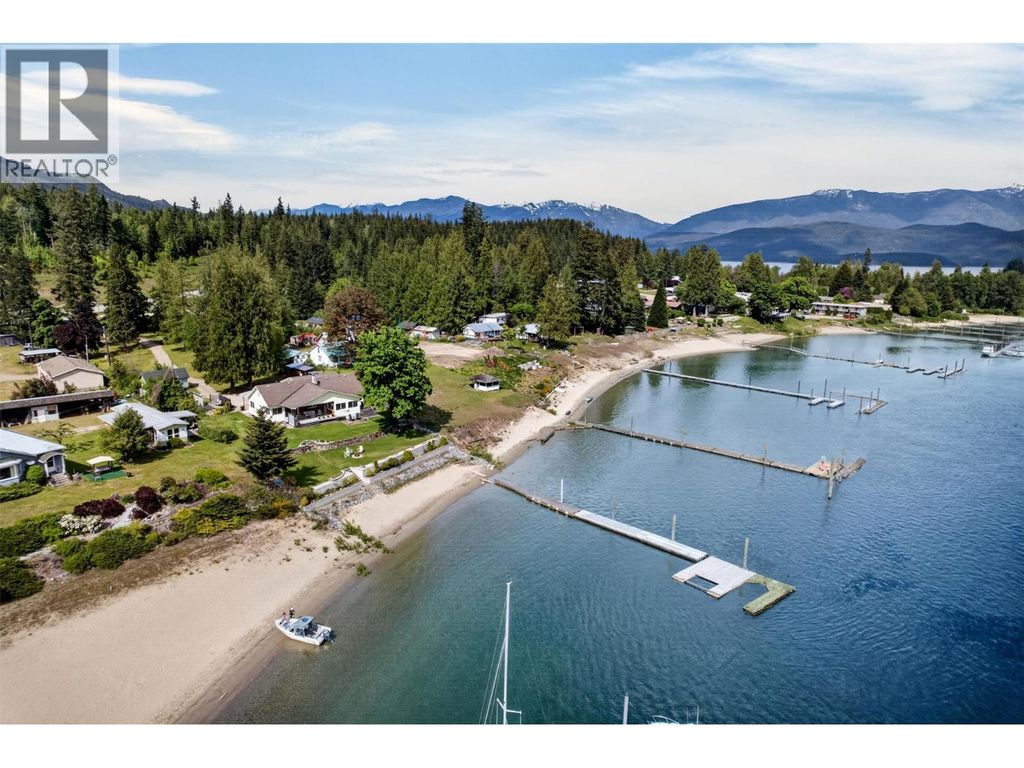 8110 & 8120 Busk Road, Balfour