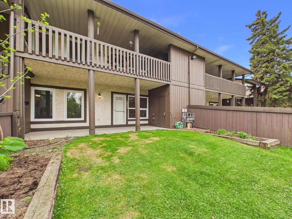 152 Surrey Gardens Nw, Edmonton