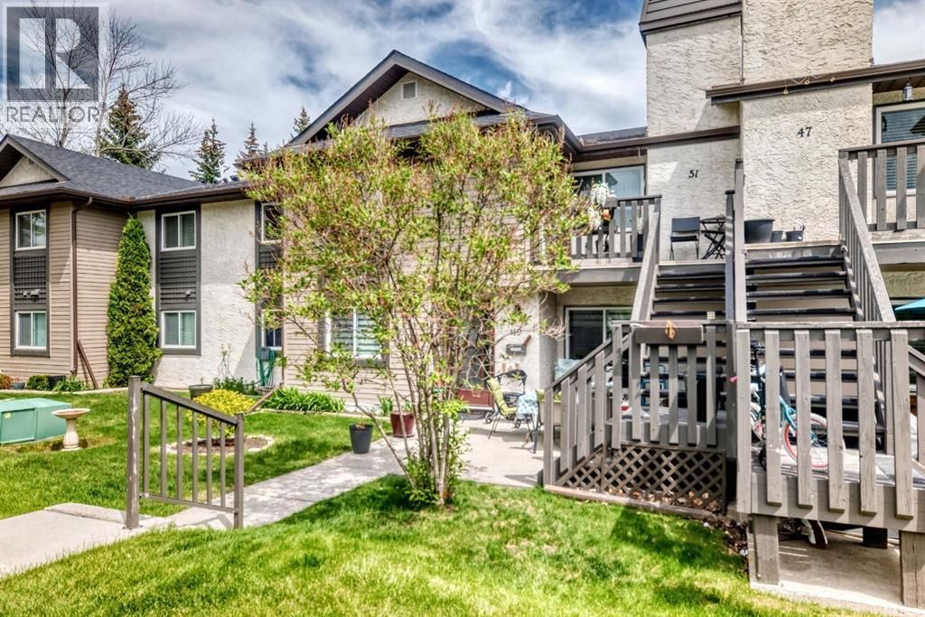 51 Cedar Springs Gardens Sw, Calgary