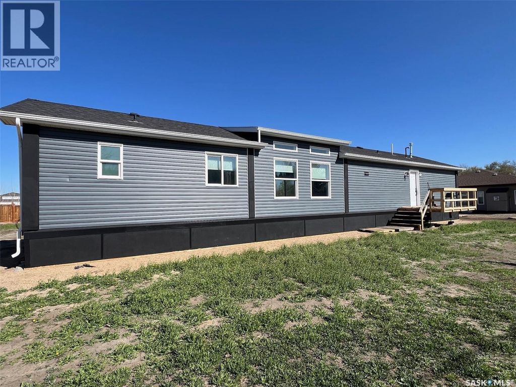 215 1st Street W, Meota