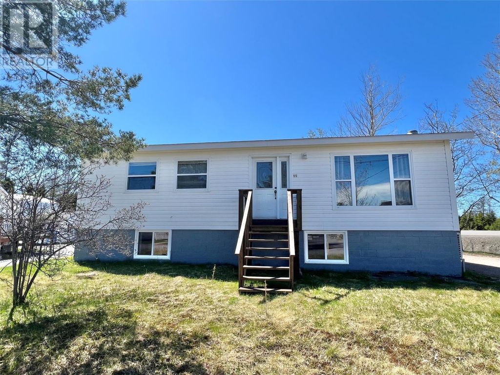11 Fourth Avenue, Badger