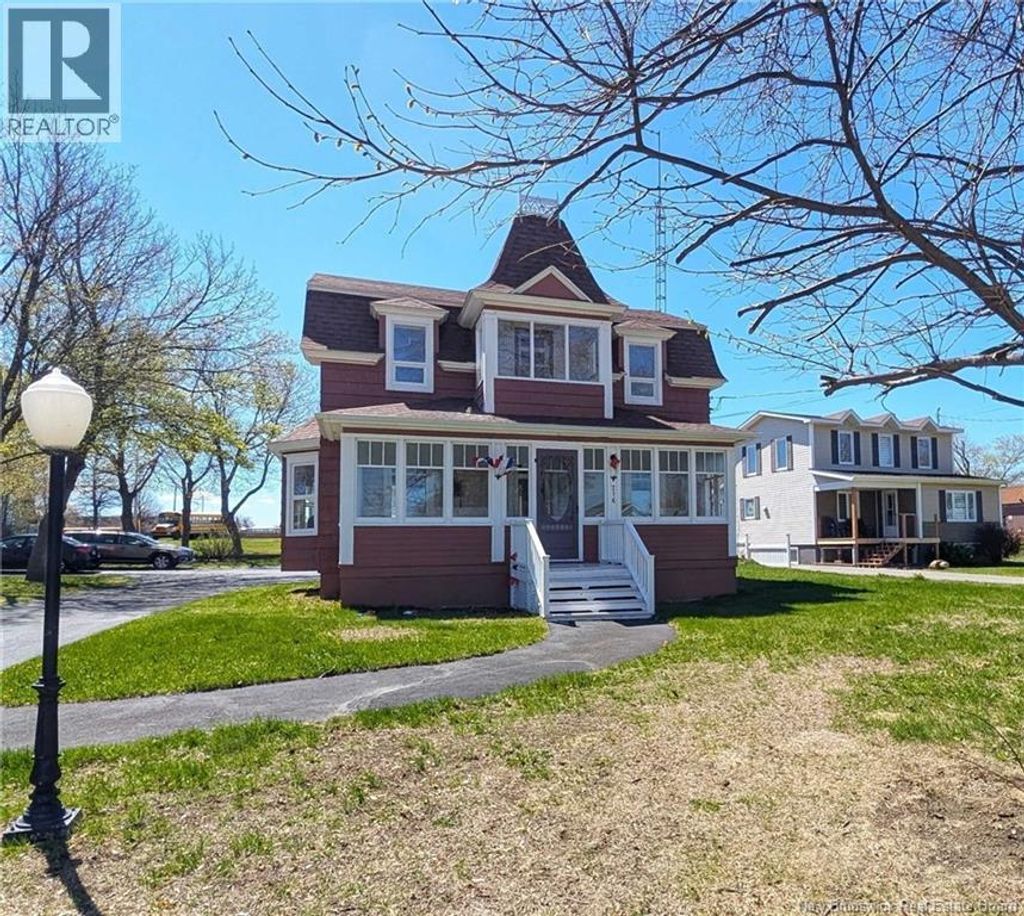216 Boul. Saint-pierre O, Caraquet