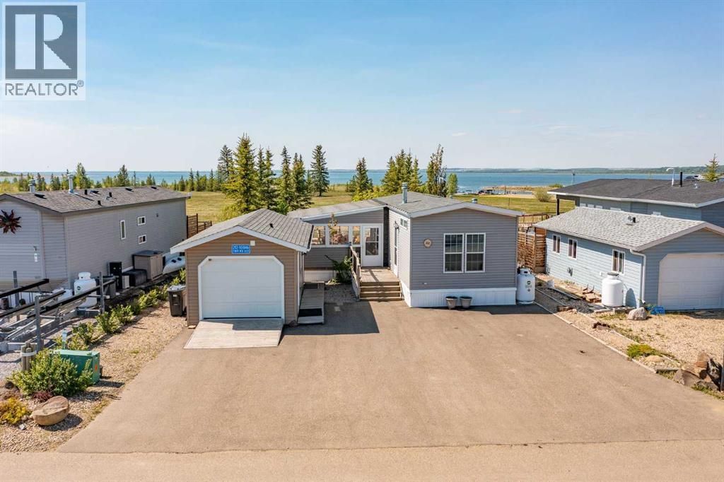 212, 10046 Township Road 422, Rural Ponoka County