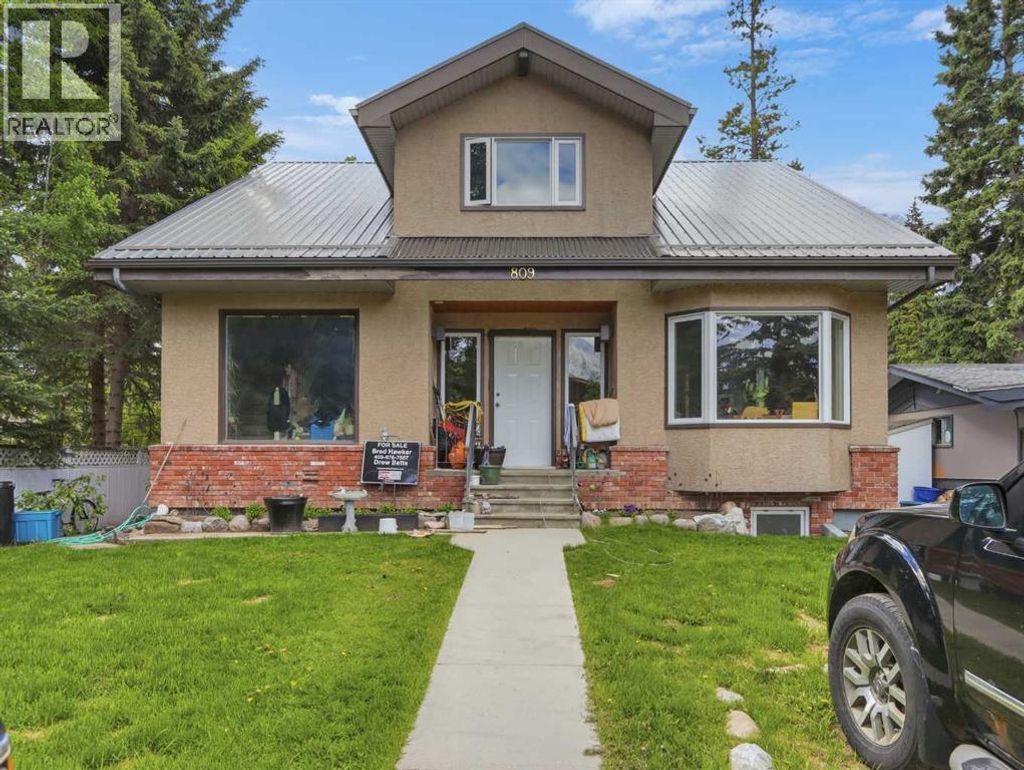 809 13 Street, Canmore