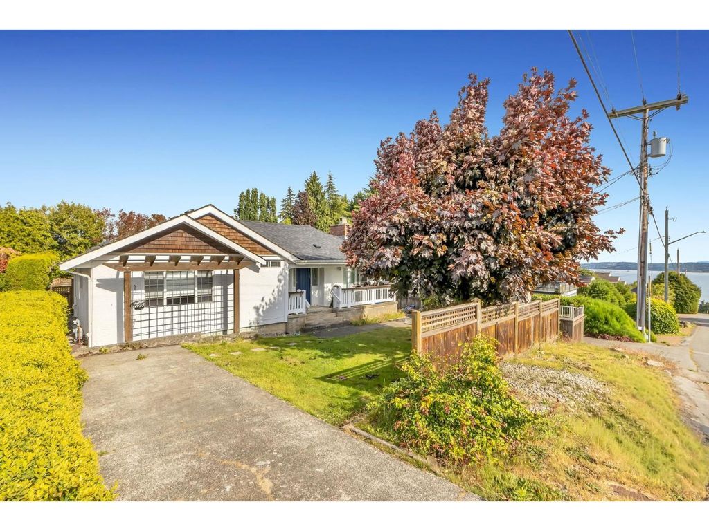 1154 Finlay Street, White Rock