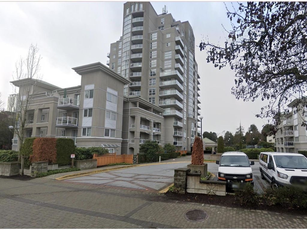1206 10523 University Drive, Surrey