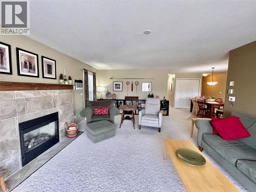 1672 Thayer Court, Kelowna