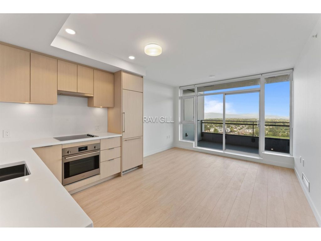 3012 13675 107a Avenue, Surrey