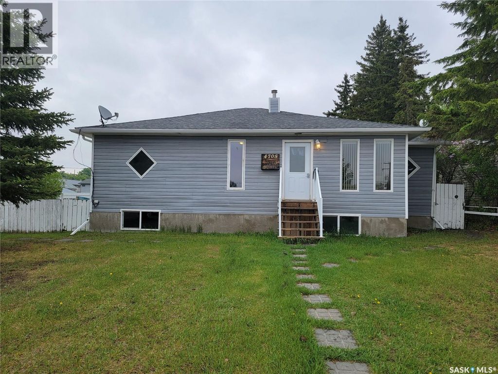 4705 Tribune Street, Macklin