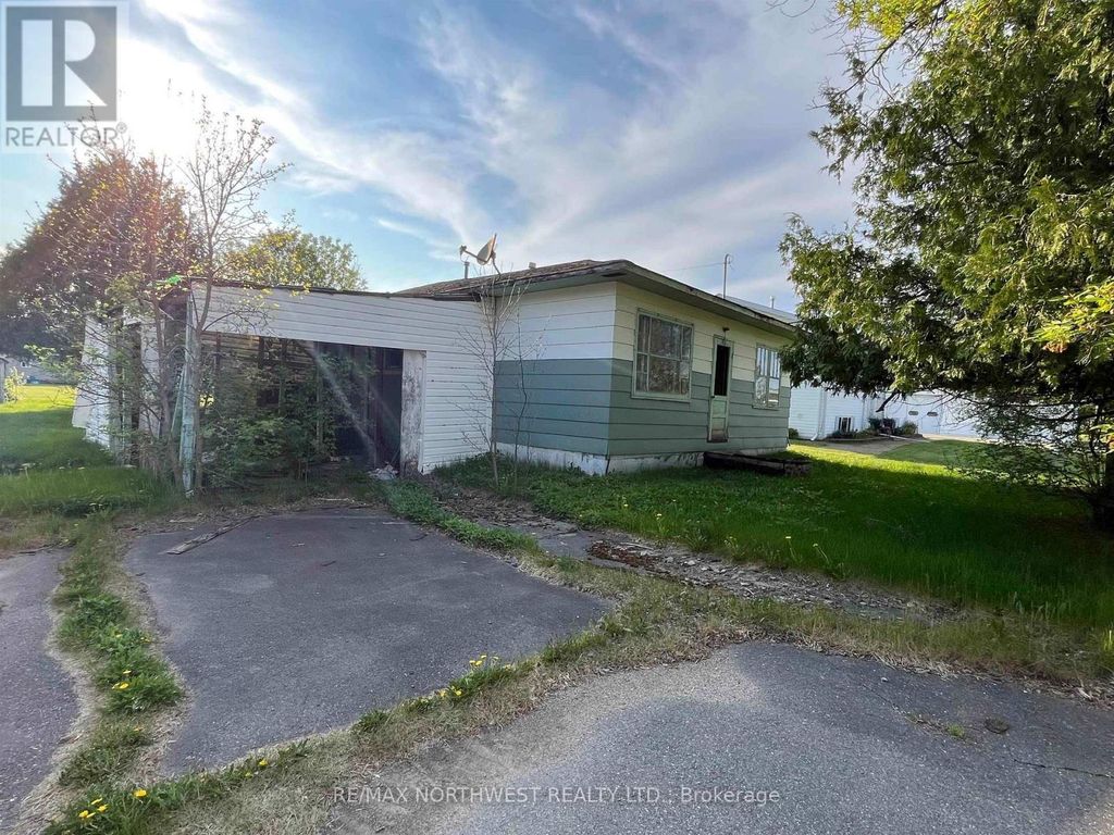 126 White St., Atikokan (tb-50)